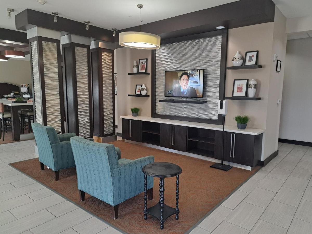 Holiday Inn Express Kenedy By Ihg Zewnętrze zdjęcie