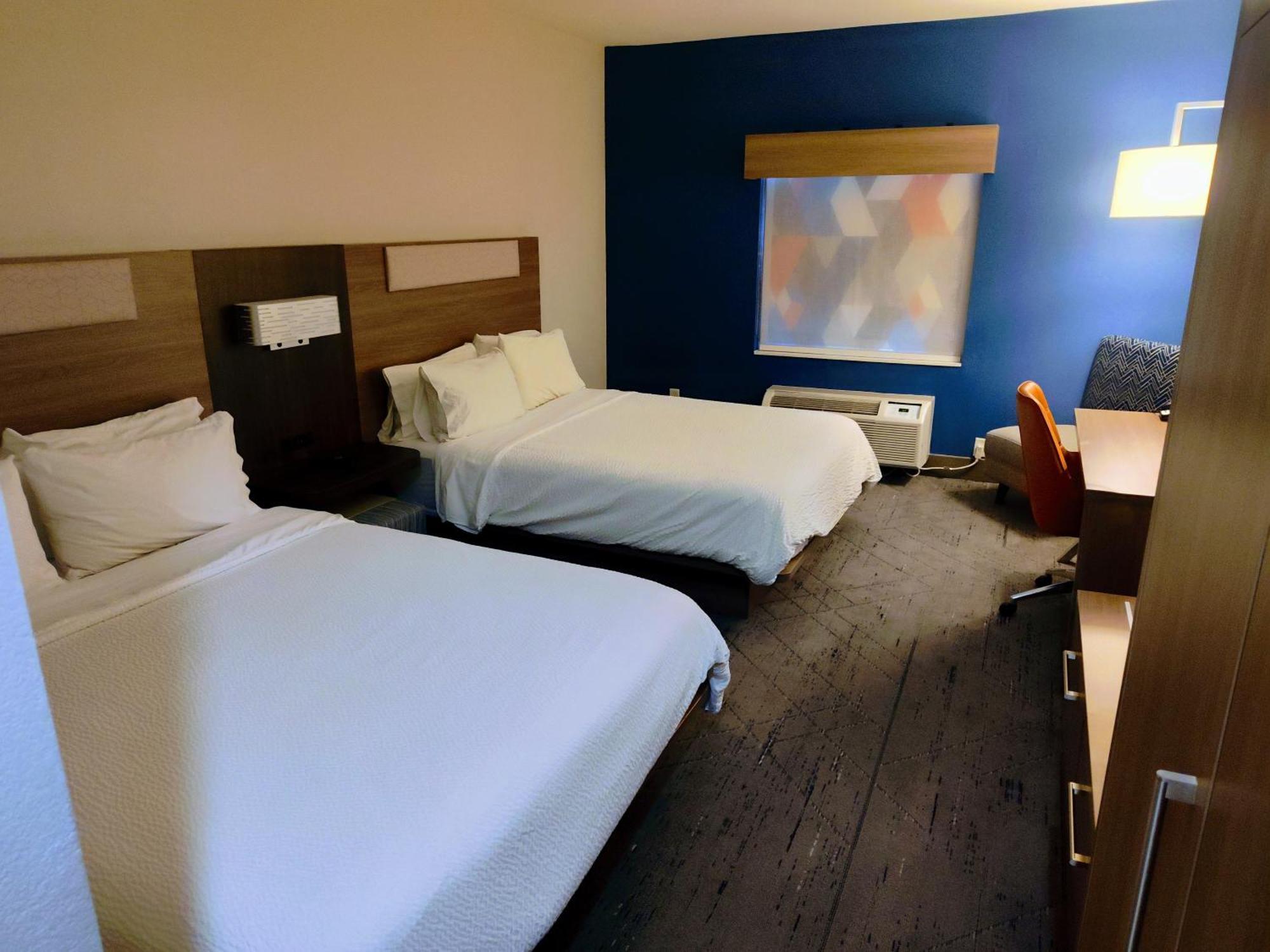 Holiday Inn Express Kenedy By Ihg Zewnętrze zdjęcie