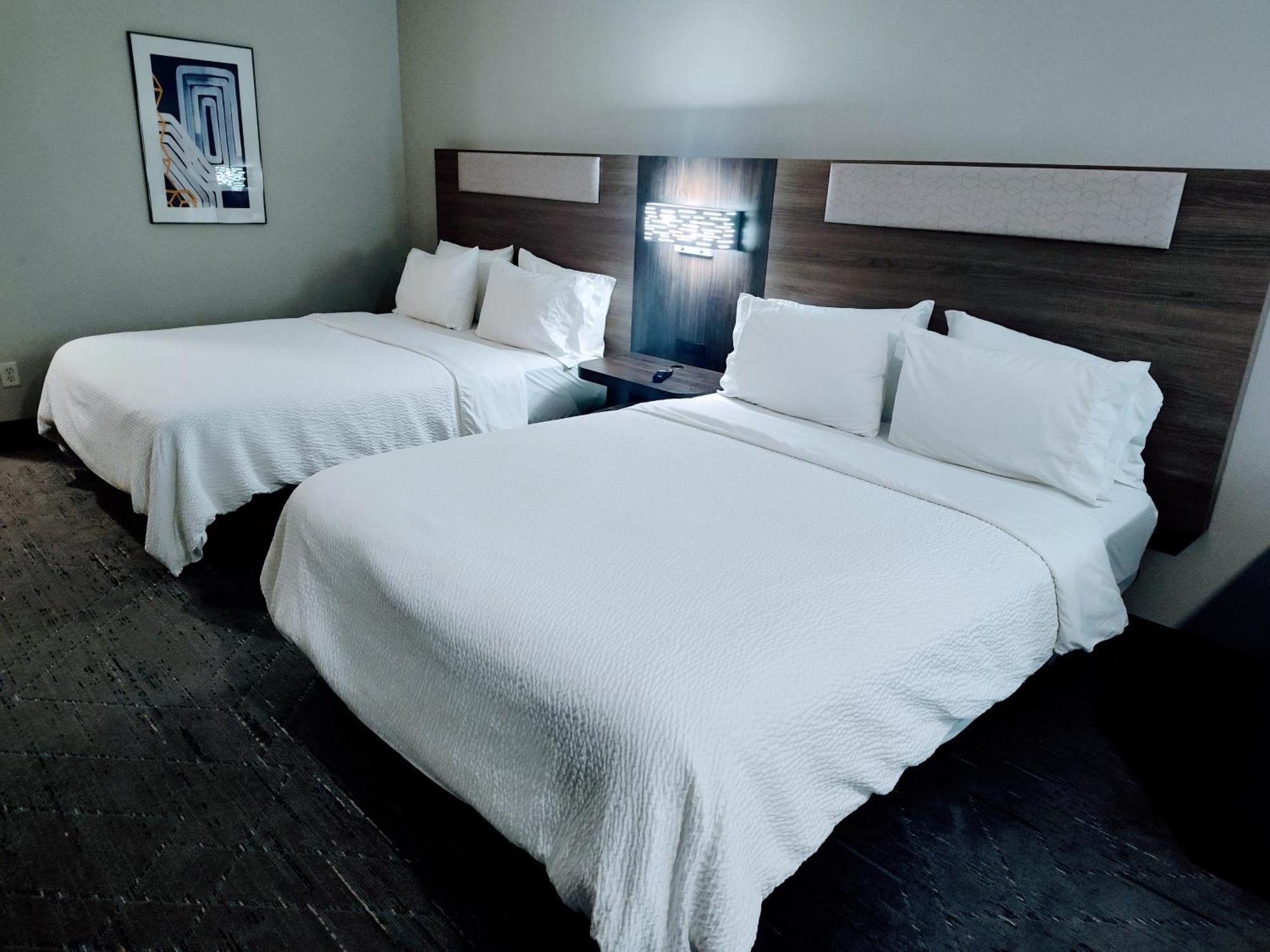 Holiday Inn Express Kenedy By Ihg Zewnętrze zdjęcie